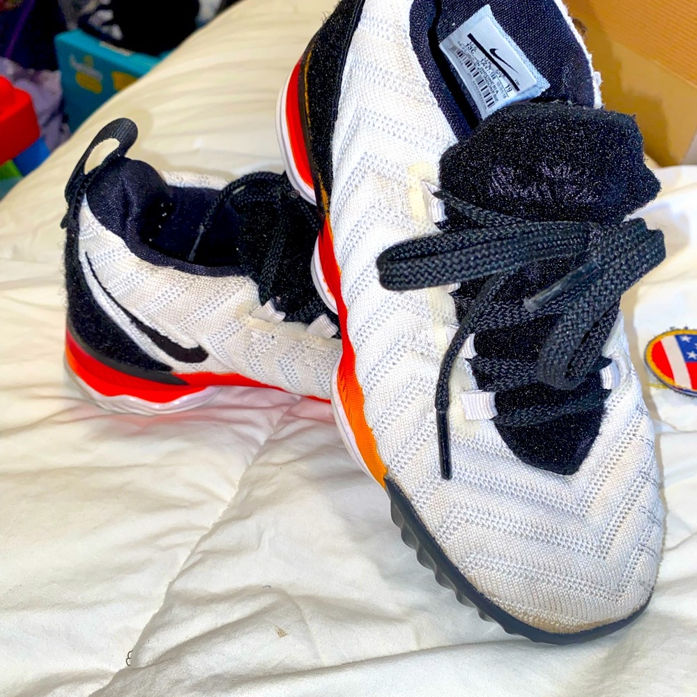 NIKE LeBron VXI GS with Velcro patches size 13c